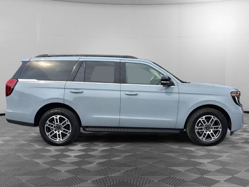 Used 2025 Ford Expedition Active AWD/4WD image 6