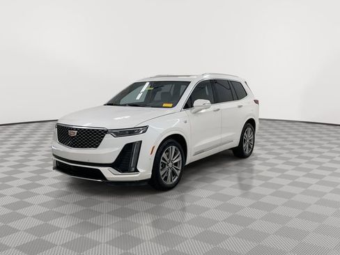 Certified 2025 Cadillac XT6 Premium Luxury w/ Platinum Package image 4