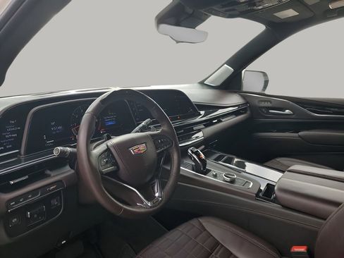 Certified 2024 Cadillac Escalade V w/ LPO, ONYX Package image 32