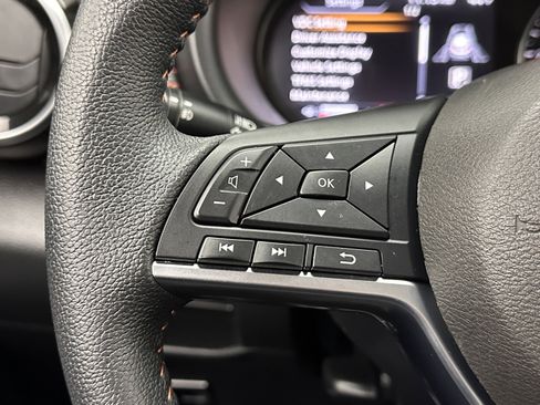 Used 2024 Nissan Kicks SR image 19