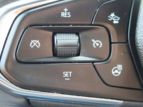 Used 2023 Chevrolet TrailBlazer ACTIV w/ Sun and Liftgate Package image 13