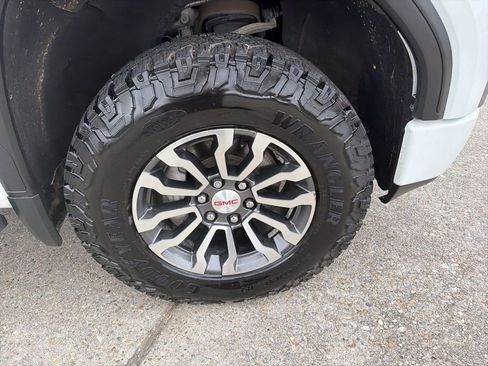 Used 2022 GMC Sierra 1500 AT4 w/ AT4 Premium Package image 23