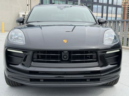 Certified 2026 Porsche Macan AWD/4WD image 10