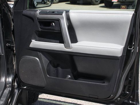 Used 2013 Toyota 4Runner SR5 w/ Convenience Pkg AWD/4WD image 37