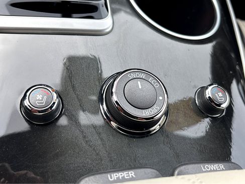 Used 2019 INFINITI QX60 Luxe w/ Limited Package image 9