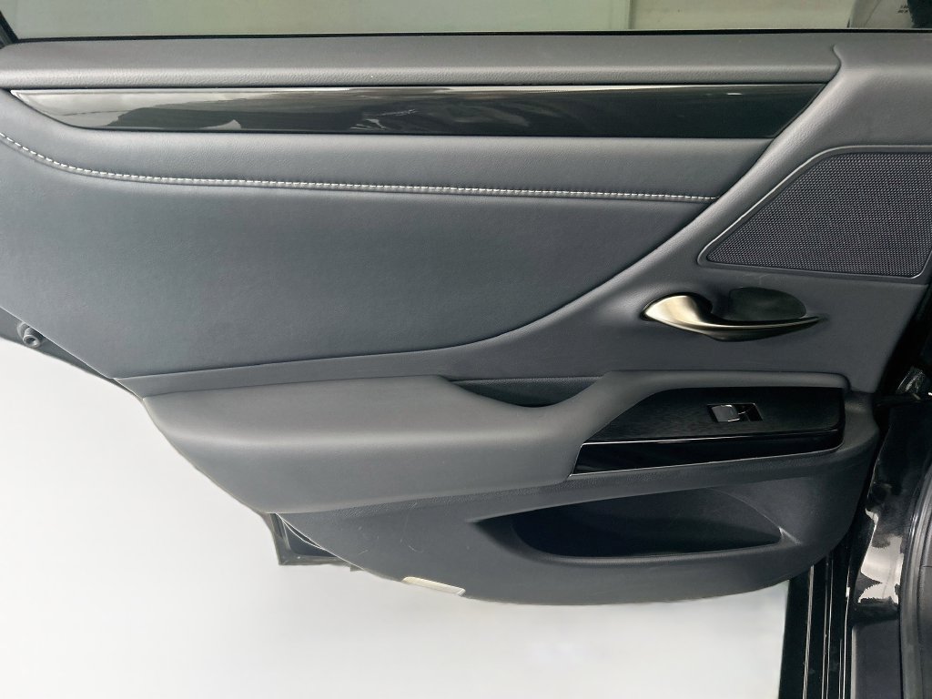Used 2025 Lexus ES 350 w/ Accessory Package (Z2) FWD image 24