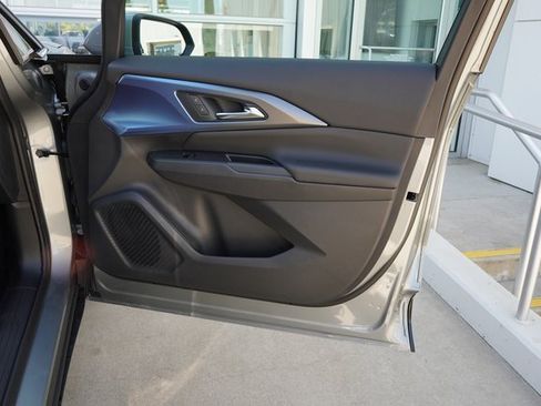 New 2025 Chevrolet Equinox EV LT image 17