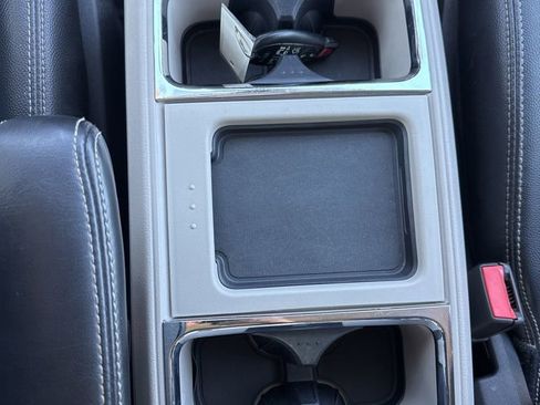 Used 2016 Chrysler Town & Country Touring-L w/ Driver Convenience Group image 25