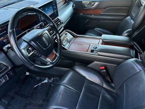 Certified 2022 Lincoln Navigator L Reserve image 9