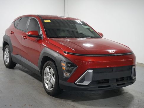 Used 2024 Hyundai Kona SE FWD image 3