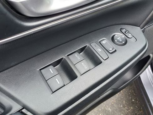 Used 2022 Honda CR-V Touring image 17