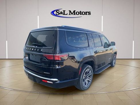 Used 2024 Jeep Wagoneer Series II w/ Flexible Seating Group AWD/4WD image 4
