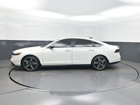 Used 2024 Honda Accord Sport image 2