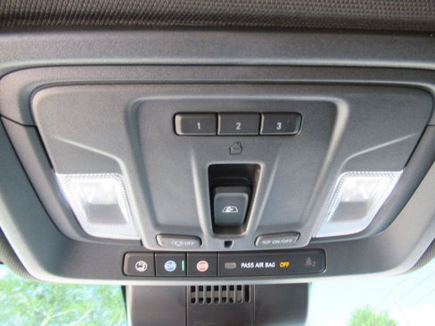 Used 2022 Chevrolet Silverado 1500 ZR2 AWD/4WD image 33