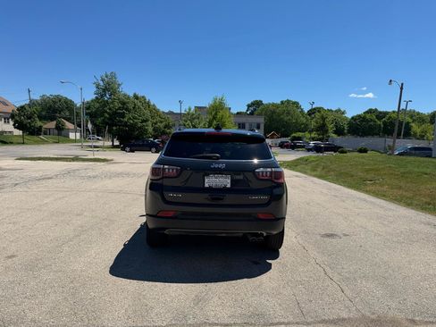 Used 2018 Jeep Compass Limited w/ Navigation Group AWD/4WD image 6