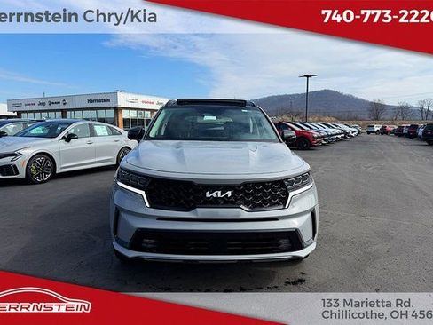 Used 2022 Kia Sorento SX image 2