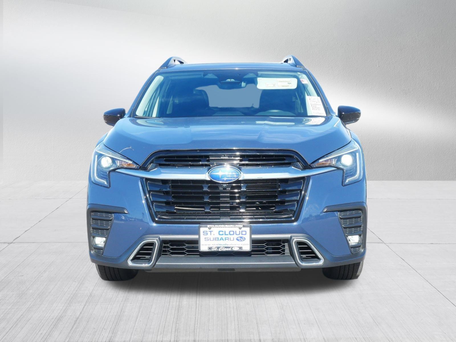 Used 2024 Subaru Ascent Touring AWD/4WD image 2