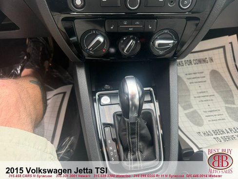 Used 2015 Volkswagen Jetta Sport FWD image 12