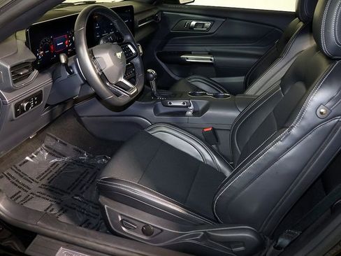 Used 2025 Ford Mustang GT Premium w/ GT Performance Package RWD image 12