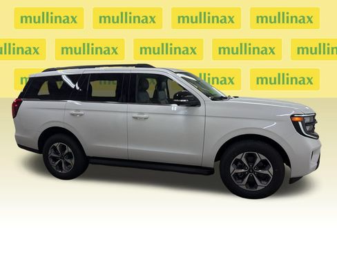 New 2027 Ford Expedition Active RWD image 2