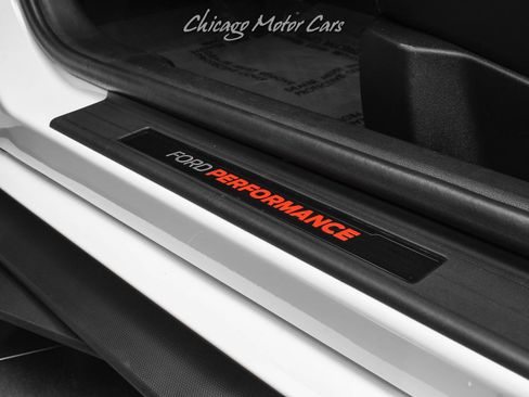 Used 2022 Ford Mustang Shelby GT500 w/ Carbon Fiber Track Pack RWD image 29