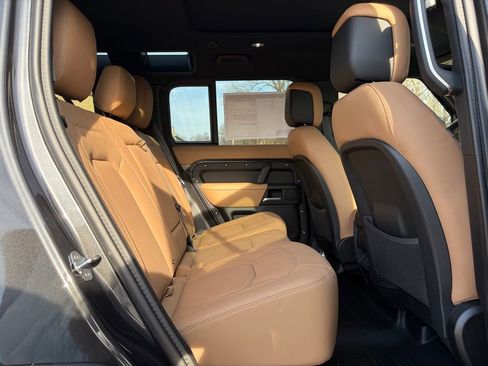 New 2026 Land Rover Defender 110 S AWD/4WD image 17