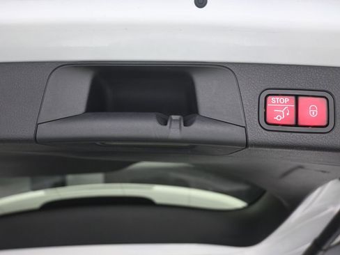 Used 2020 Mercedes-Benz GLB 250 GLB 250 w/ Premium Package image 27