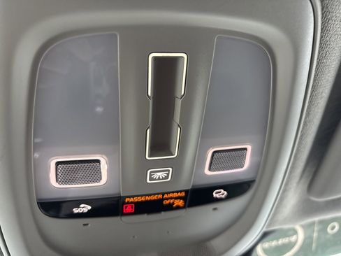 Certified 2025 Volvo XC40 B5 Plus image 32