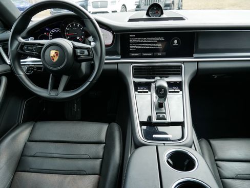 Used 2022 Porsche Panamera 4 Platinum Edition image 13
