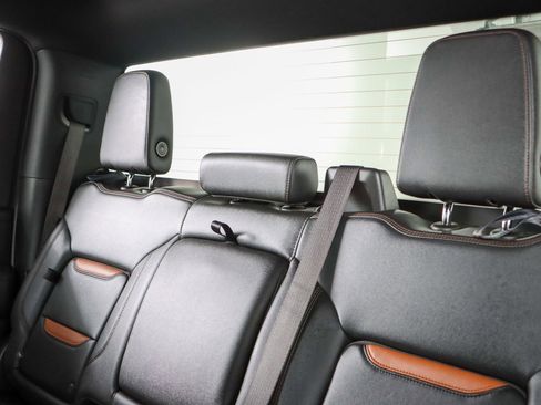 Used 2021 GMC Sierra 2500 AT4 image 26