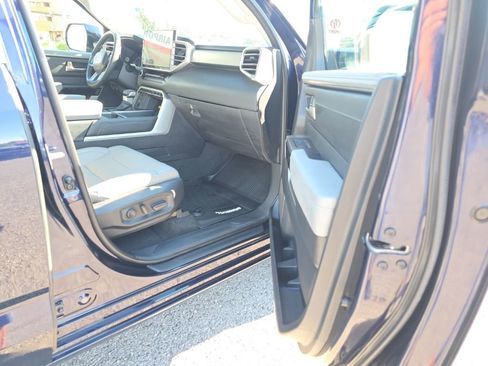 Used 2023 Toyota Tundra Limited AWD/4WD image 9