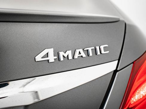 Used 2018 Mercedes-Benz E 400 4MATIC Sedan w/ Premium 1 Package image 18