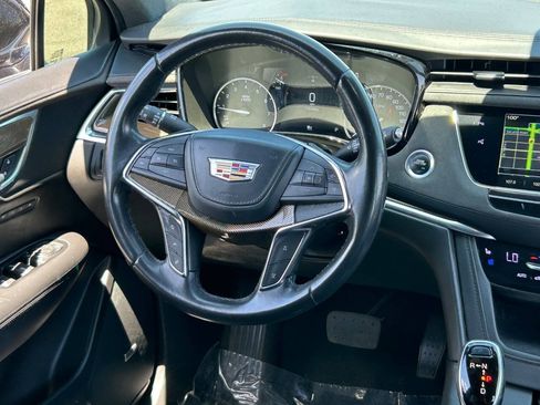 Used 2018 Cadillac XT5 Platinum w/ Driver Assist Package AWD/4WD image 17