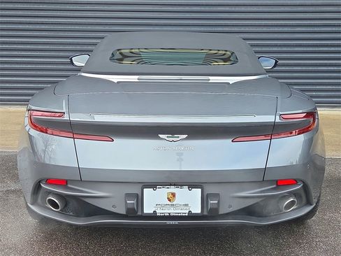 Used 2019 Aston Martin DB11 Volante image 23
