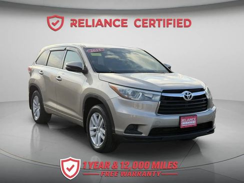Used 2015 Toyota Highlander LE AWD/4WD image 9