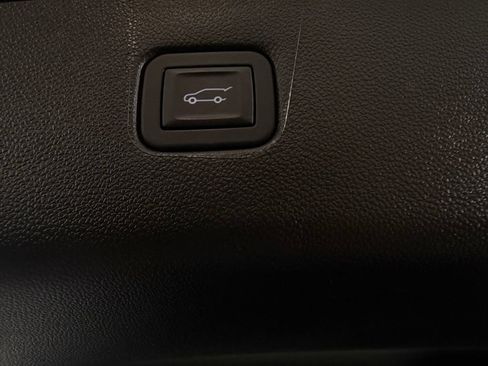 Used 2025 Chevrolet Blazer RS AWD/4WD image 30