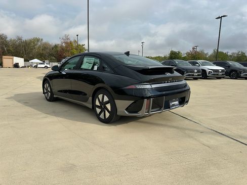 New 2025 Hyundai Ioniq 6 SE image 7