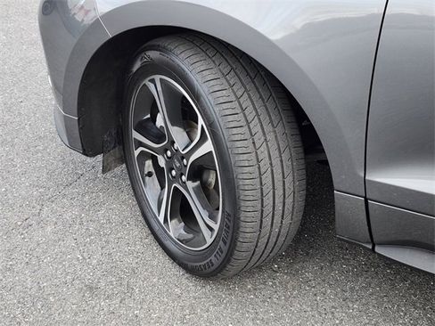 Certified 2022 Ford Edge ST image 33