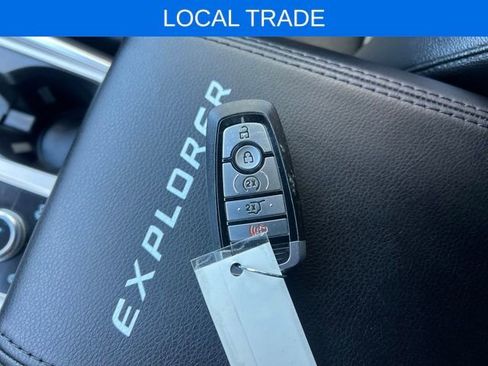 Used 2022 Ford Explorer Limited w/ Class IV Trailer Tow Package image 38