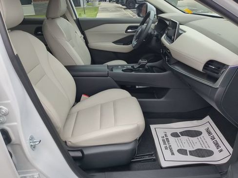 Certified 2024 Nissan Rogue SV w/ SV Premium Package FWD image 36