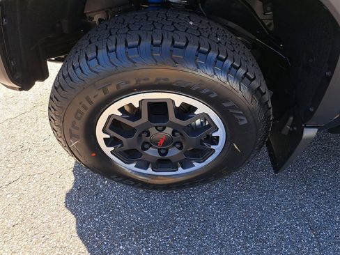 New 2025 Toyota Tacoma TRD Off-Road image 14
