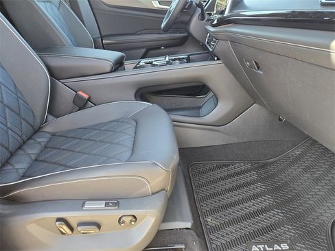 New 2026 Volkswagen Atlas Cross Sport SEL Premium R-Line image 12