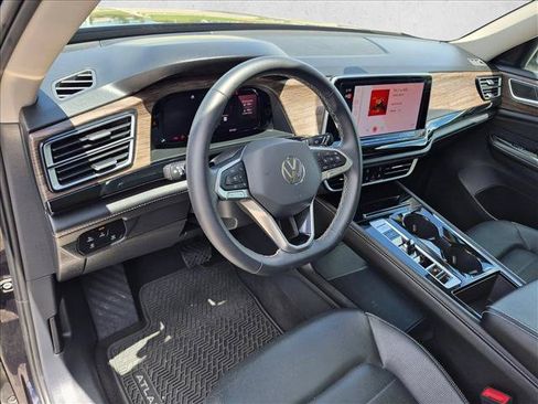 Used 2024 Volkswagen Atlas SEL AWD/4WD image 10