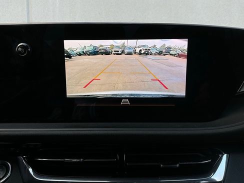 Used 2025 Buick Envista Sport Touring image 31