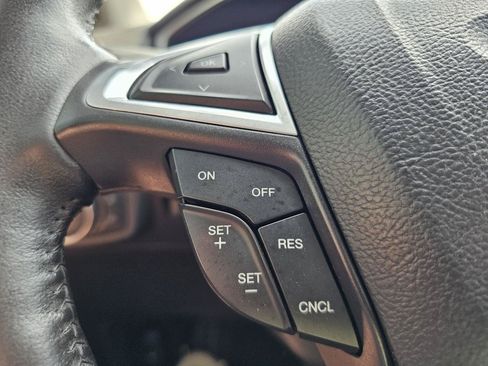 Used 2013 Ford Fusion SE FWD image 9