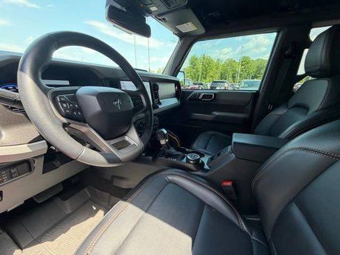 Used 2023 Ford Bronco Badlands w/ Sasquatch Package AWD/4WD image 29