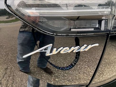 Used 2021 Buick Envision Avenir AWD/4WD image 25