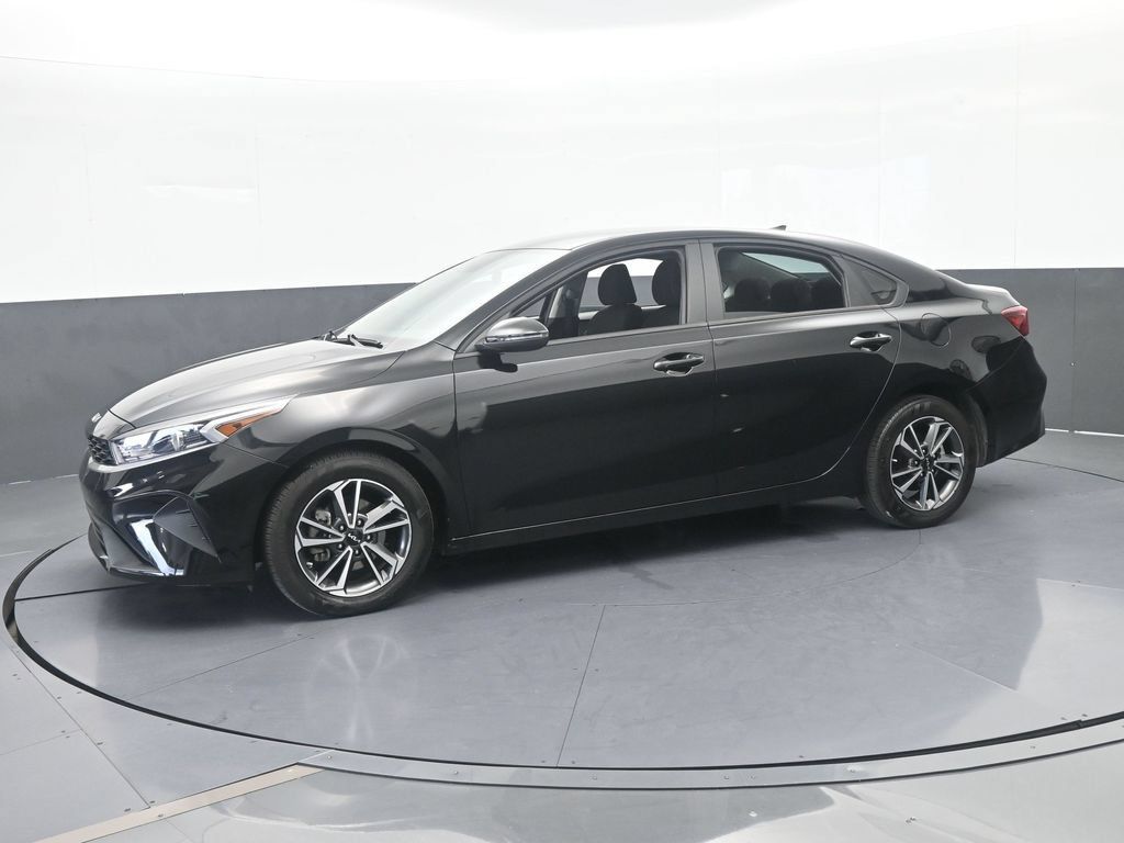 Used 2024 Kia Forte LXS w/ LXS Technology Package FWD image 2