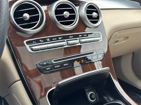 Used 2018 Mercedes-Benz GLC 300 image 20