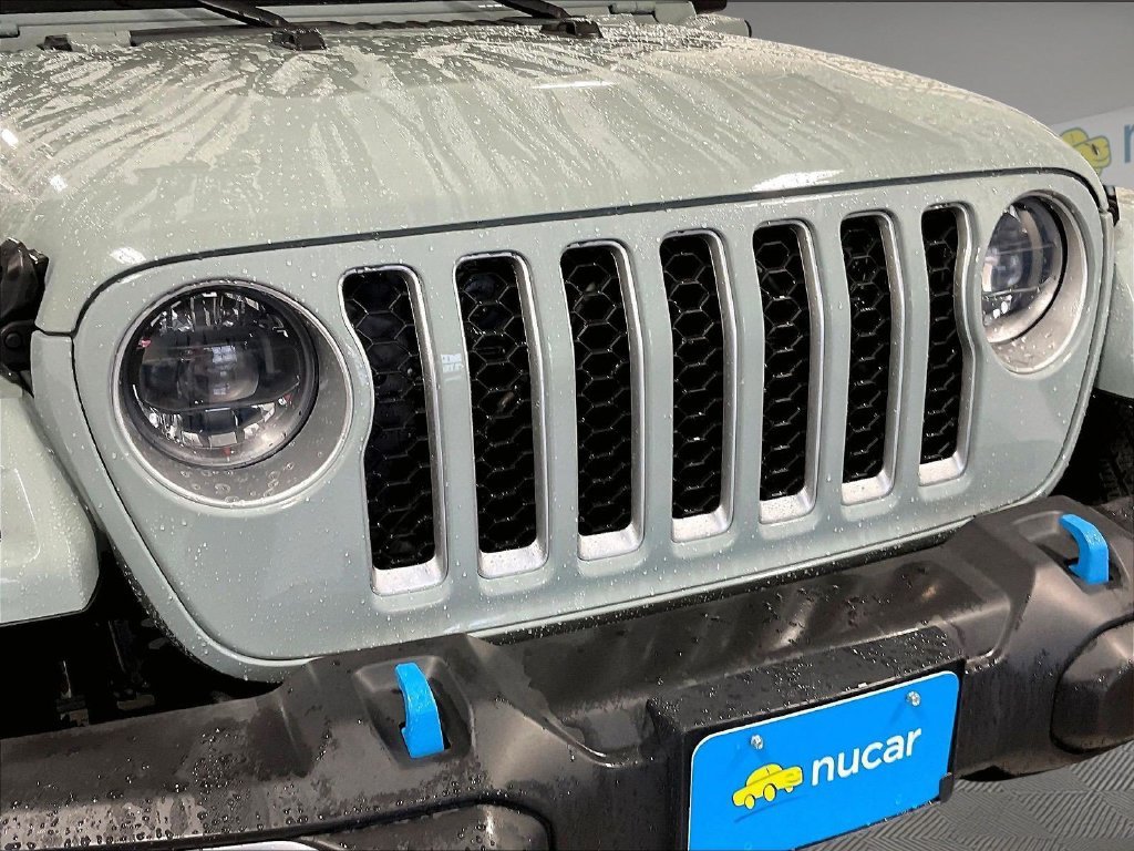 Used 2023 Jeep Wrangler Unlimited Sahara w/ Cold Weather Group AWD/4WD image 30